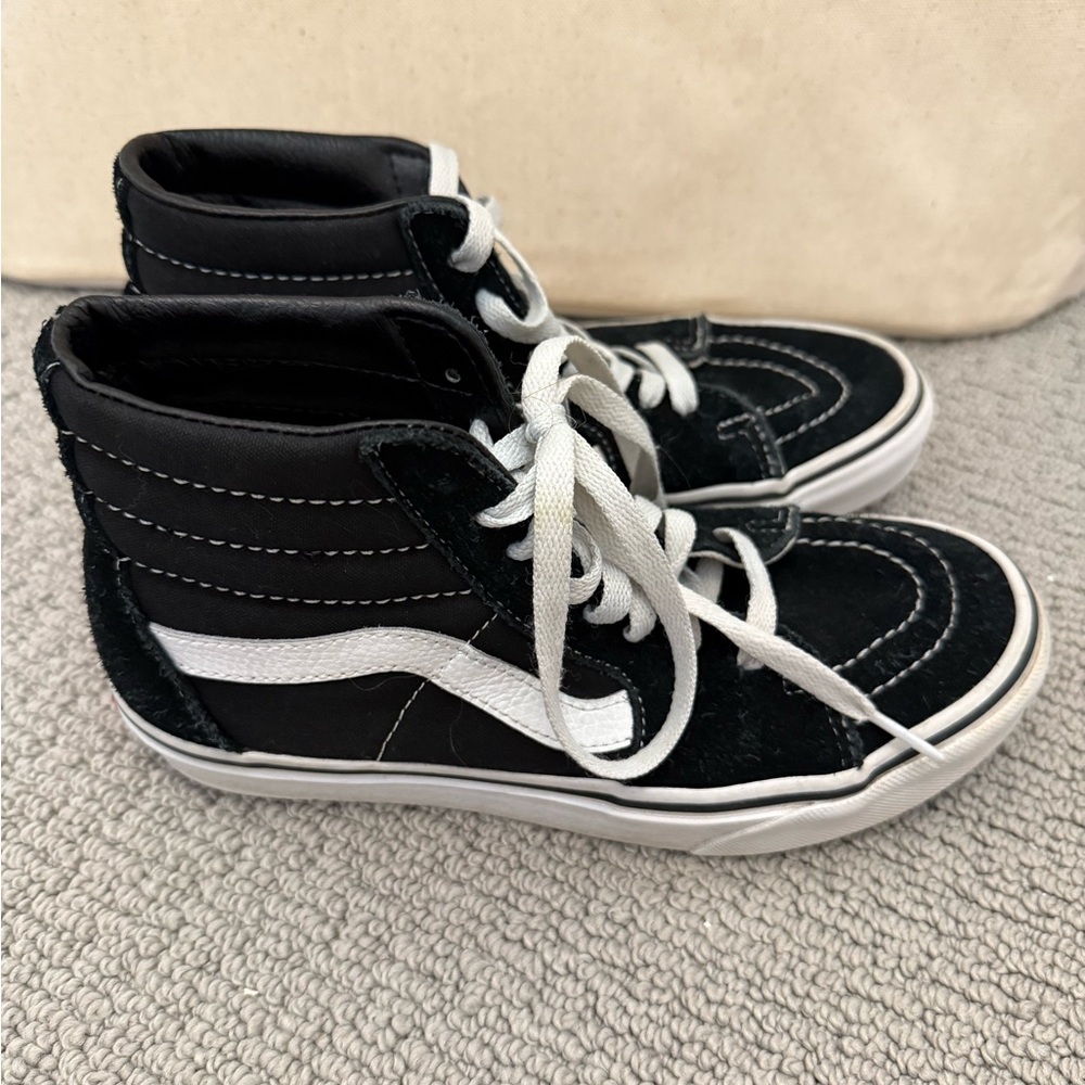Hi-Top Vans - Picture 2 of 6